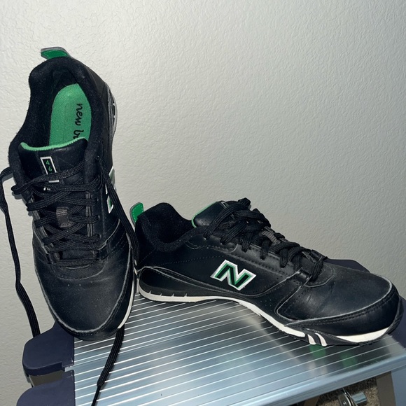 New Balance 460 Women’s Black Sneakers Size 6 - Picture 3 of 10